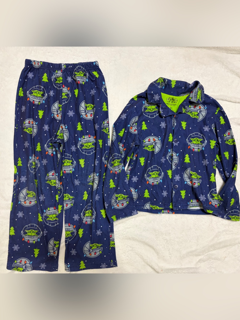 Kids Baby Yoda Holiday Print Pajama Set